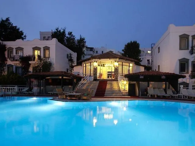 Maison 48 Aparthotel 4*