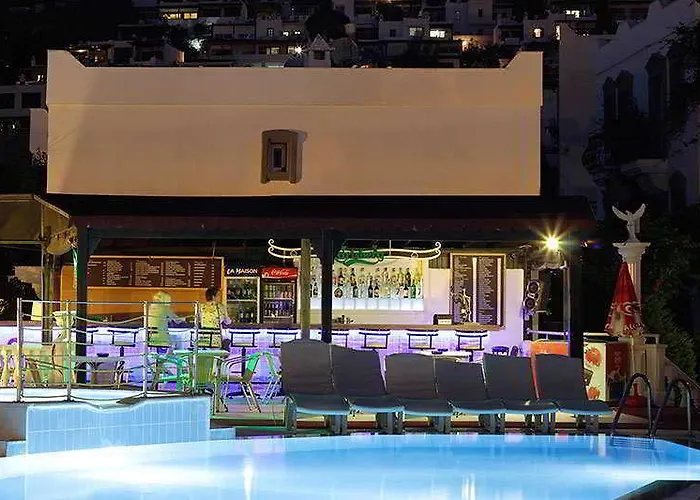 Aparthotel Maison 48 4*