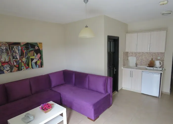 Maison 48 Aparthotel 4*